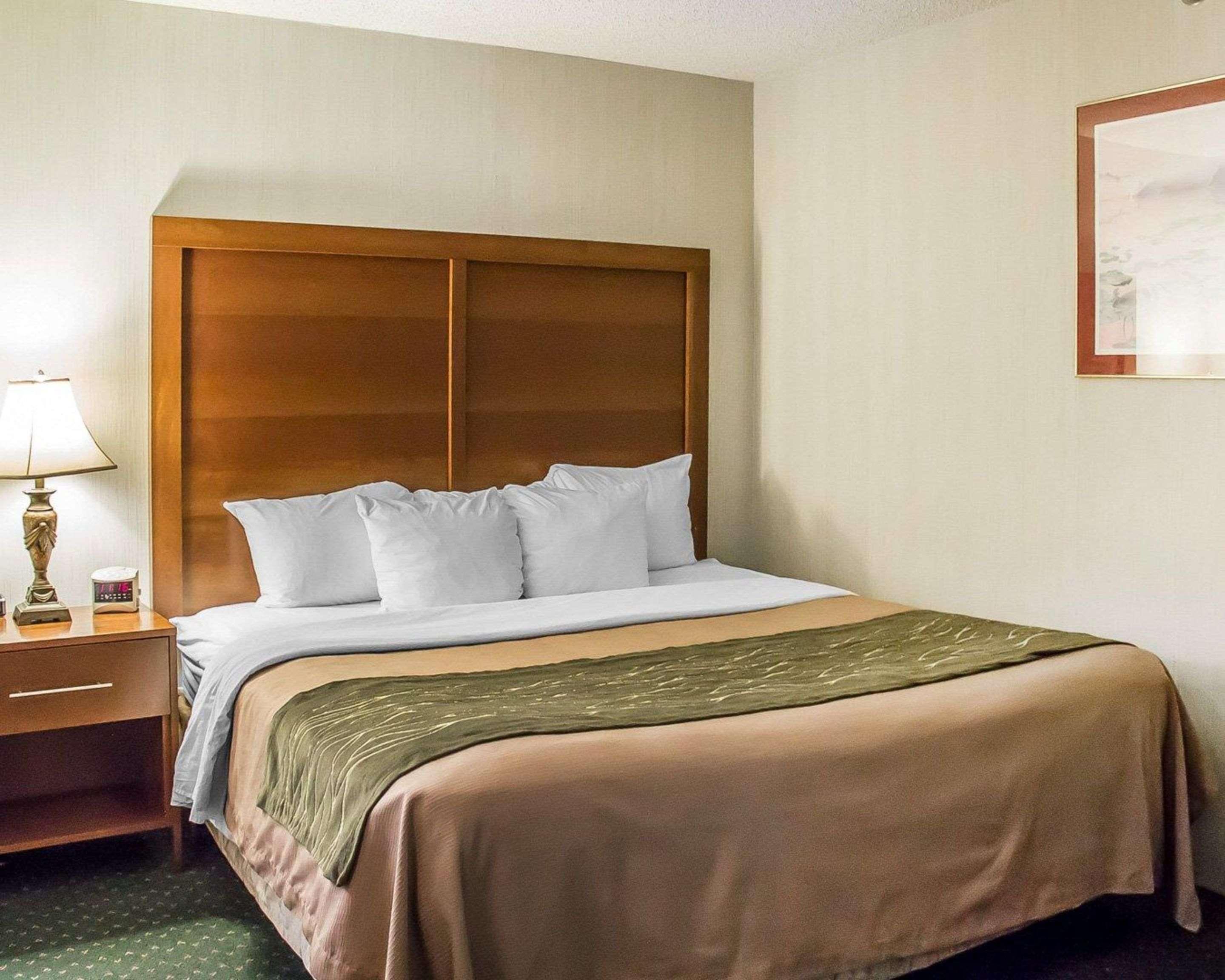 Comfort Inn Manistique Exterior photo