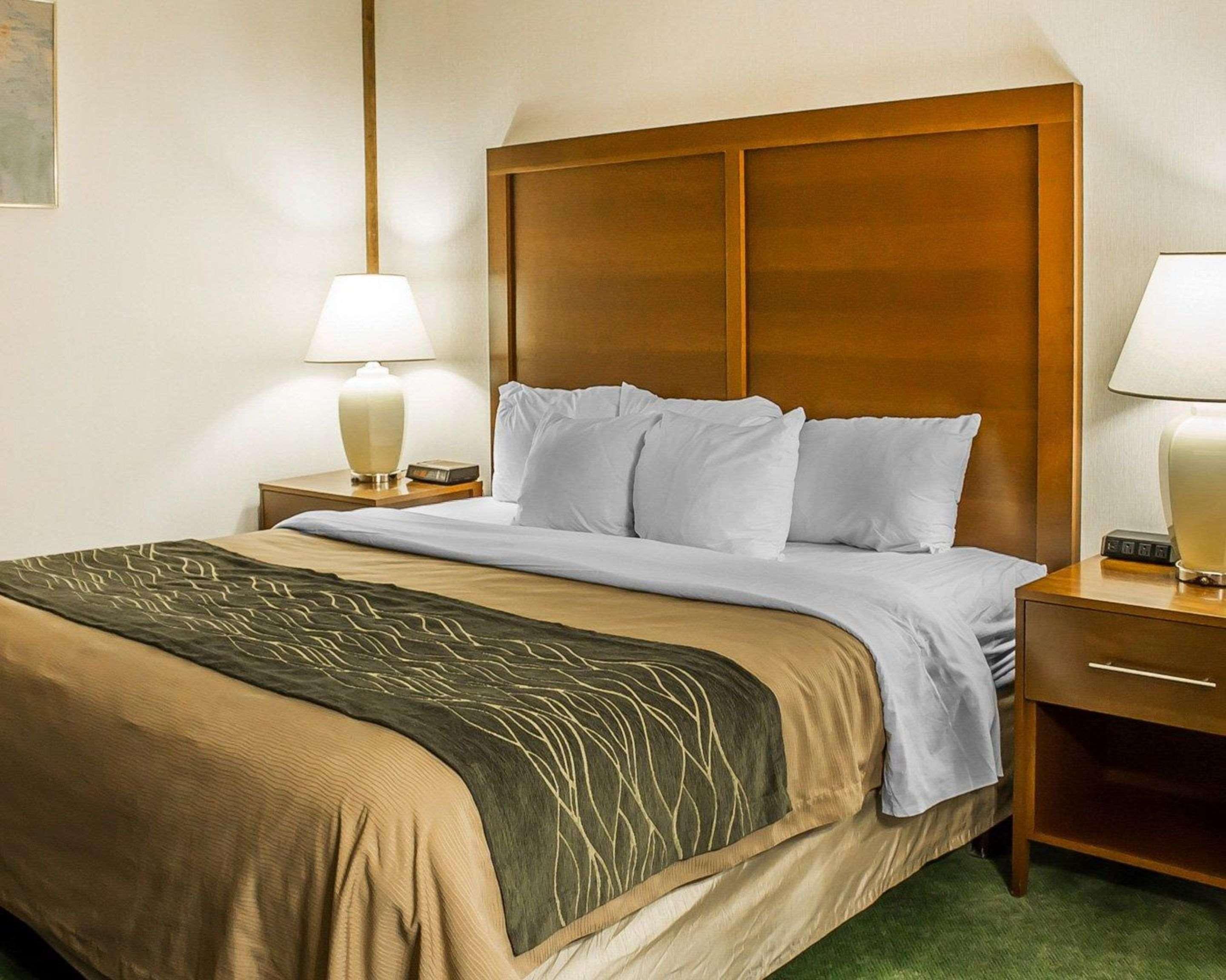 Comfort Inn Manistique Exterior photo