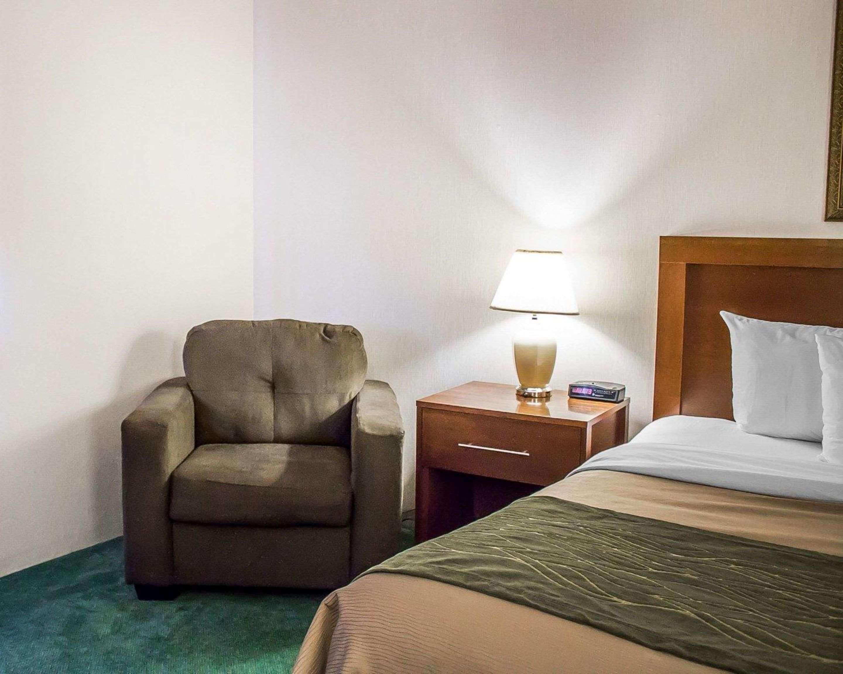 Comfort Inn Manistique Exterior photo