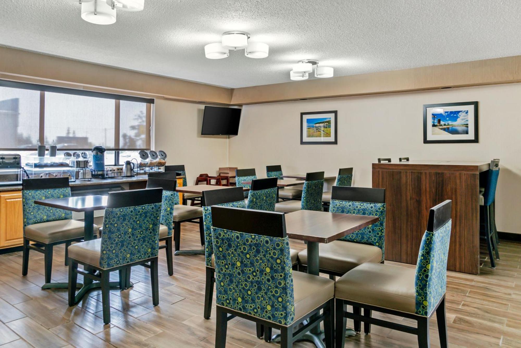 Comfort Inn Manistique Exterior photo